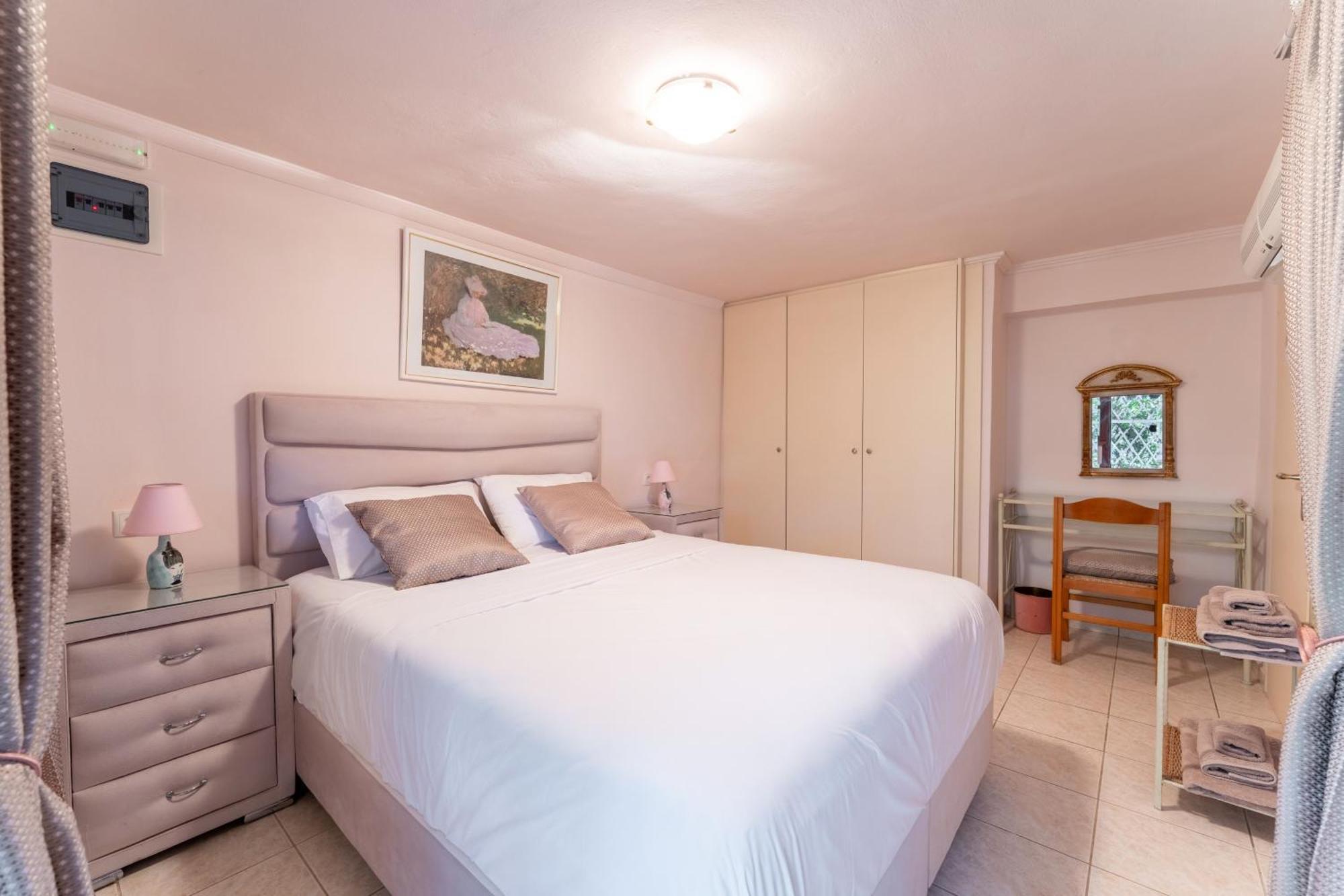 The House Of Gratitude - Poolside Retreat Villa Loutra Oraias Elenis Luaran gambar