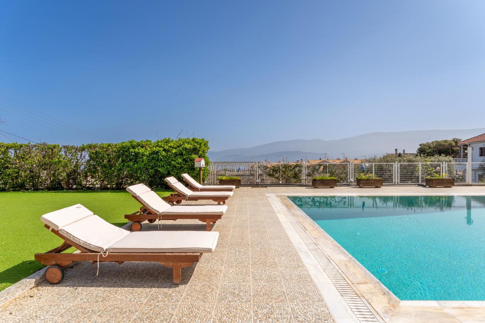 The House Of Gratitude - Poolside Retreat Villa Loutra Oraias Elenis Luaran gambar