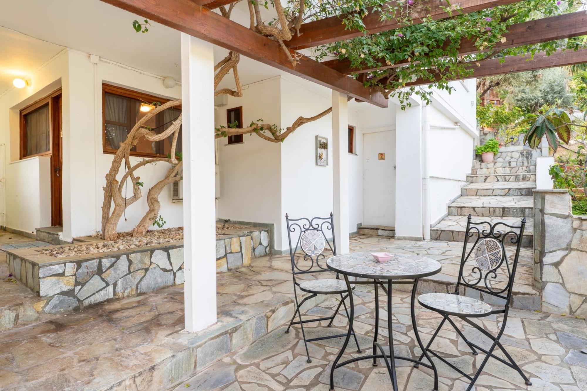 The House Of Gratitude - Poolside Retreat Villa Loutra Oraias Elenis Luaran gambar